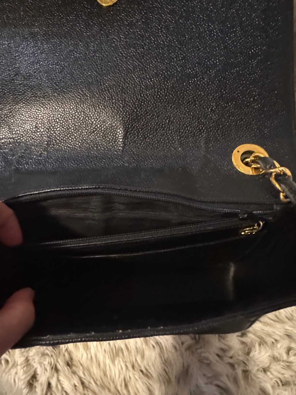 Final price🔥Vintage Black Quilted Shoulder Bag with Gold Chain Strap - Chanel - Picture 13 of 17